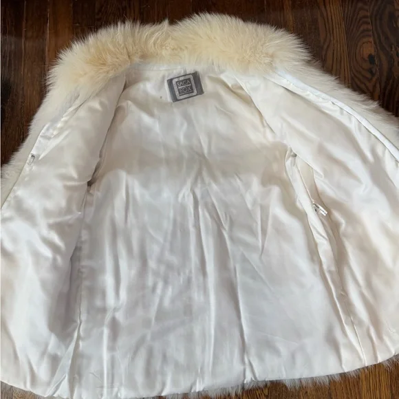 Elegant White silver blue white Fox Fur Coat - Picture 13 of 16